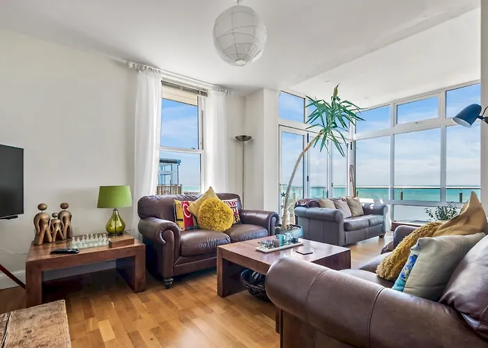 Pass The Keys Jarrahdale Beach House - Stunning Luxurious Holiday Pad By The Sea