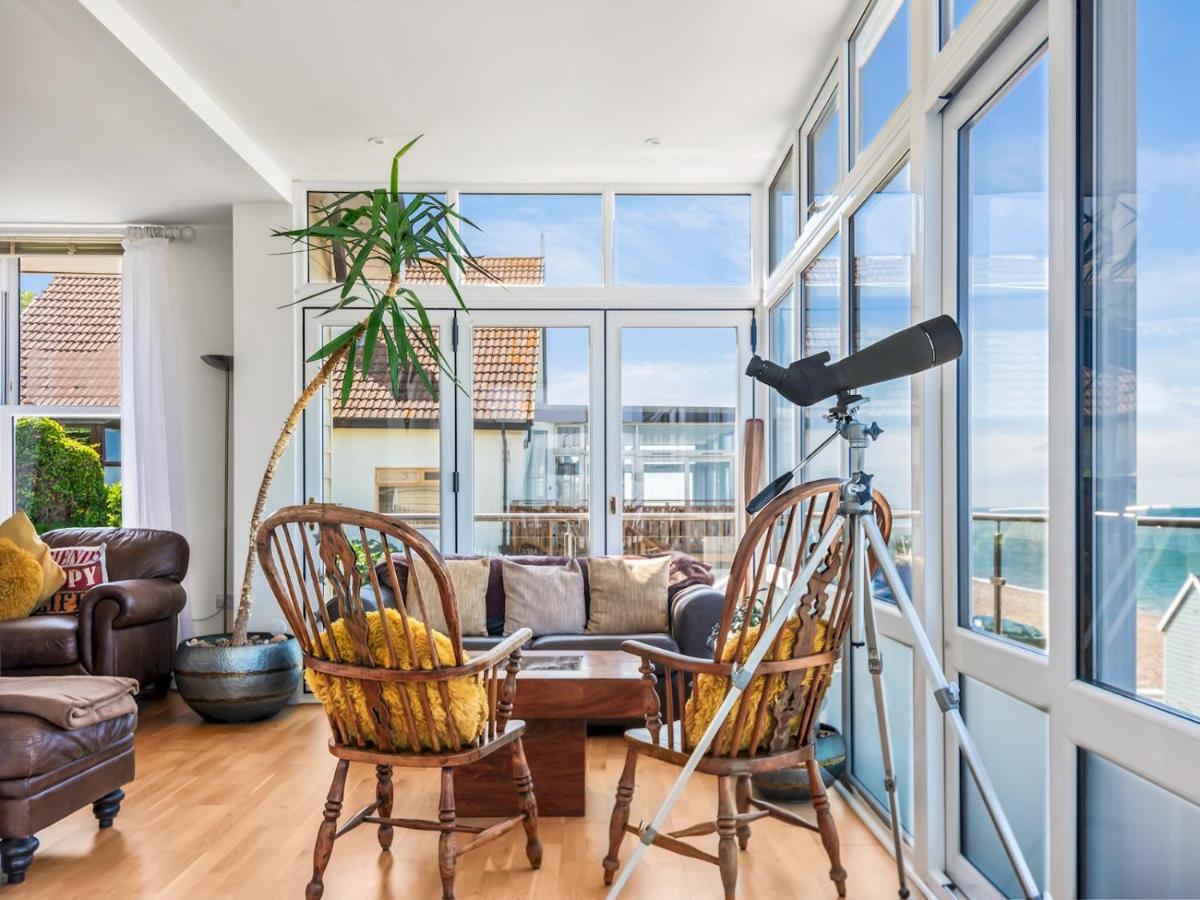 Pass The Keys Jarrahdale House - Stunning Luxurious Pad By The Sea Apartment