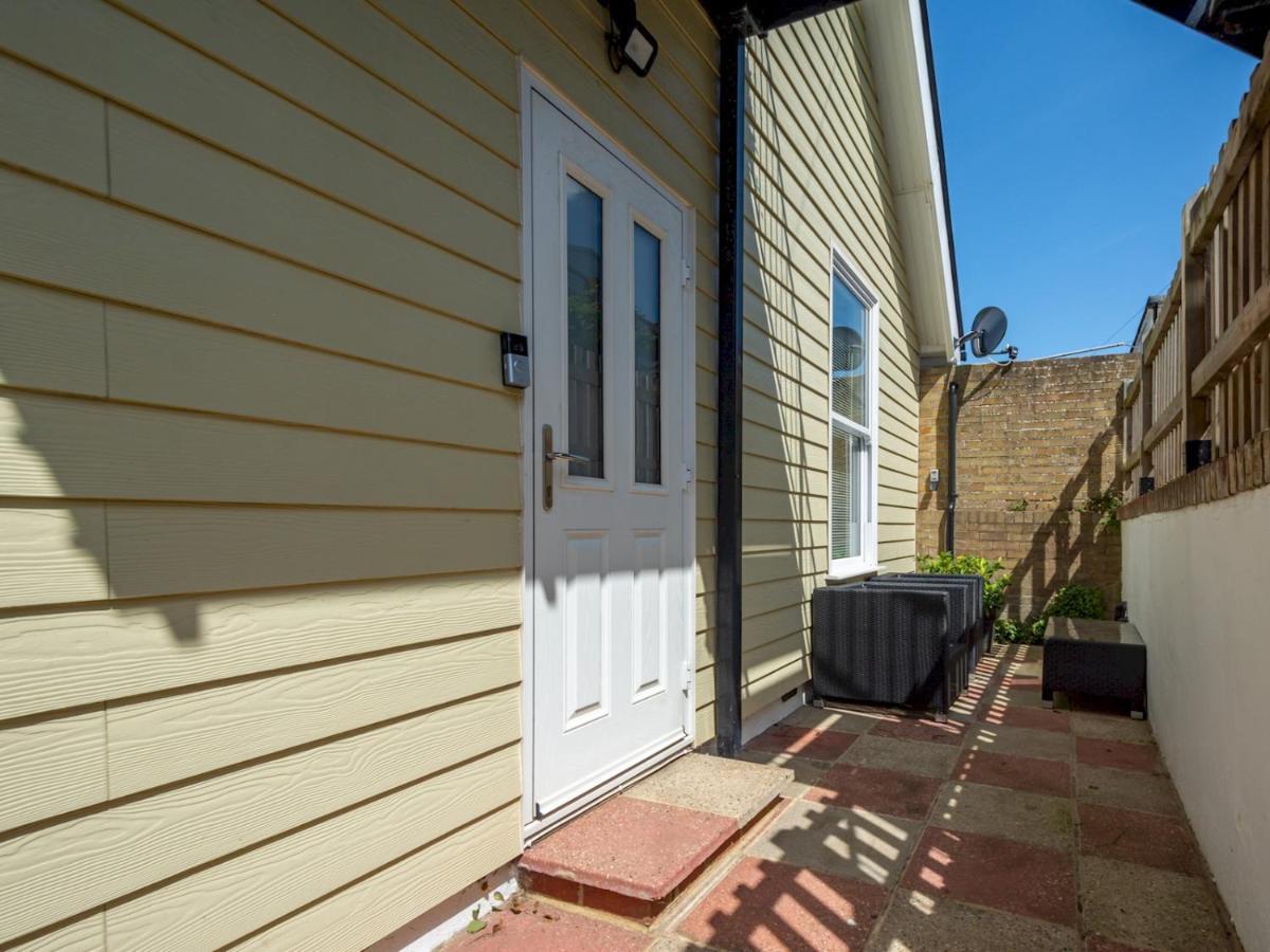 Pass The Keys Jarrahdale House - Stunning Luxurious Pad By The Sea Apartment *