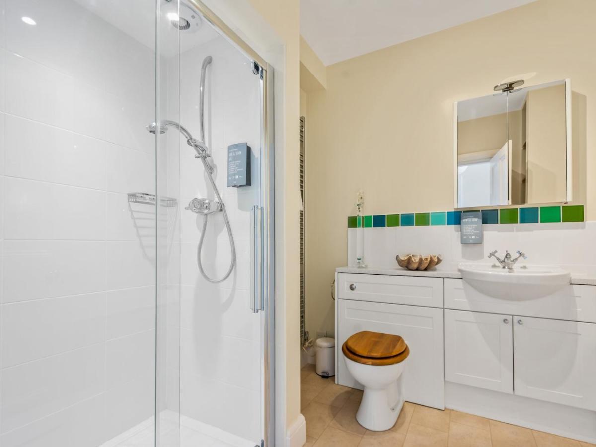 Pass The Keys Jarrahdale House - Stunning Luxurious Pad By The Sea Apartment *